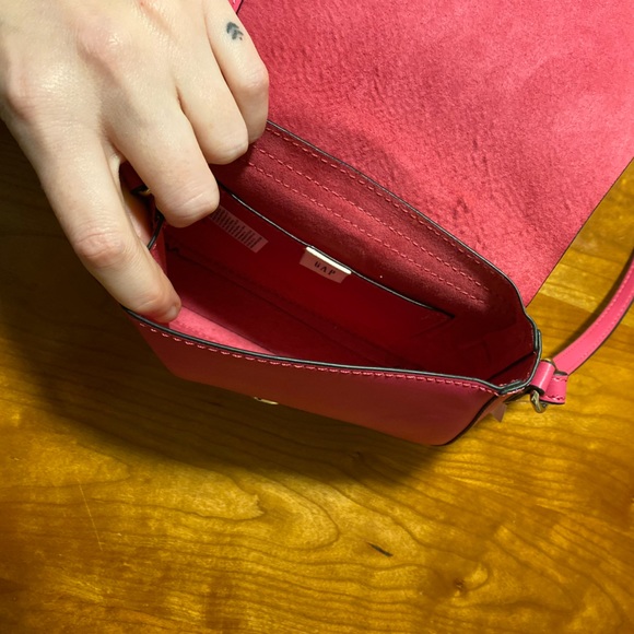 GAP Hot Pink Leather Crossbody Bag - Picture 4 of 5